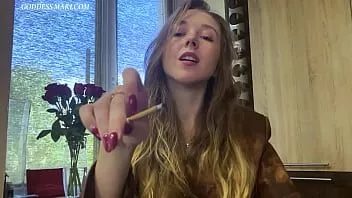 play Idiota mientras mi cigarro se está quemando ru joi