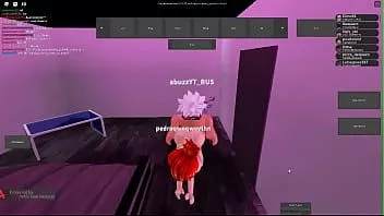 play Una donna molto strana si muove velocemente con il sesso