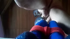 play Compilation di 40 minuti pieni di sborra: MILF bruna fa gola profonda e ingoia