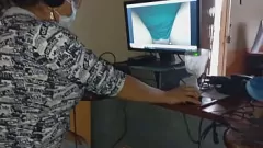 Abspielen Echte Amateur-MILF leitet das Büro des Direktors für heiße XVIDEOS-Uploads