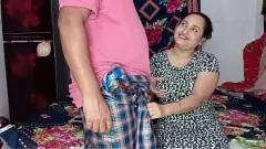 play شغف الزوجين الهنديين الممنوعين: مالك المنزل ومقدم الرعاية Cumriya