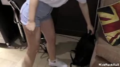 Reproducir Follando a mi linda hermanastra después de la escuela