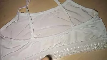 Afspelen Bn tinh vào áo lá em gái