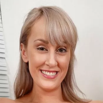 Porno Yıldızı Maxim Law