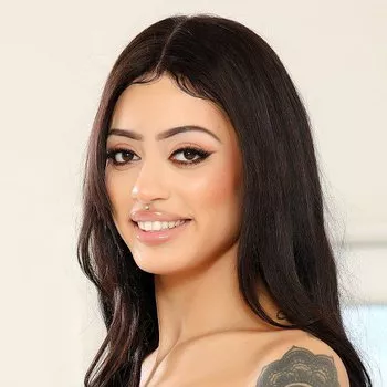 Porno Yıldızı Nina Pink